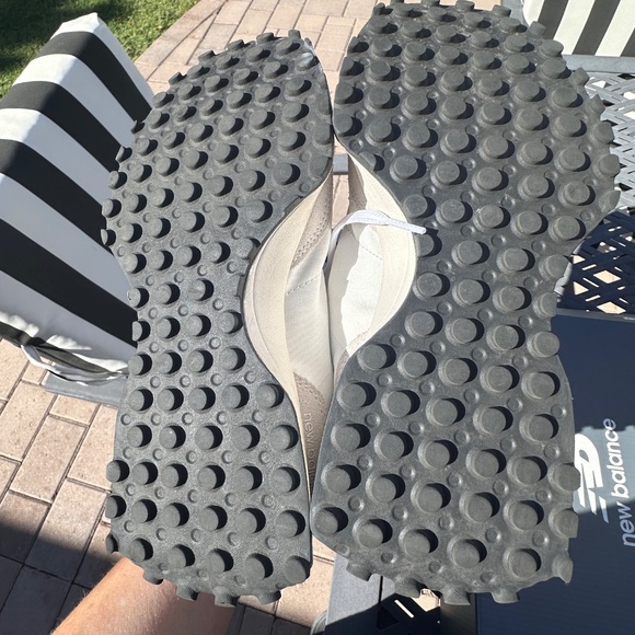 Women’s New Balance tennis shoes - Picture 5 of 6